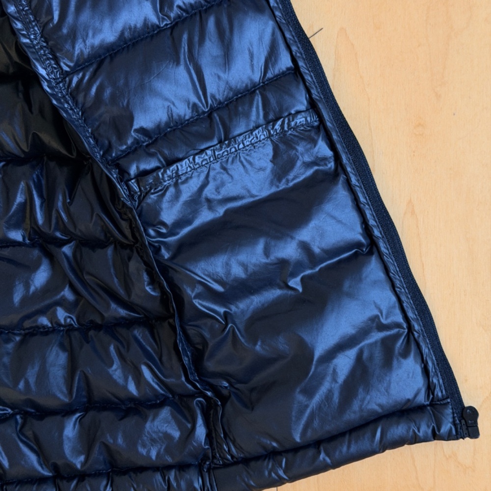 United Colors of Benetton~Black Lightweight Down Puffer Jacket ~ Size Small - Picture 7 of 7